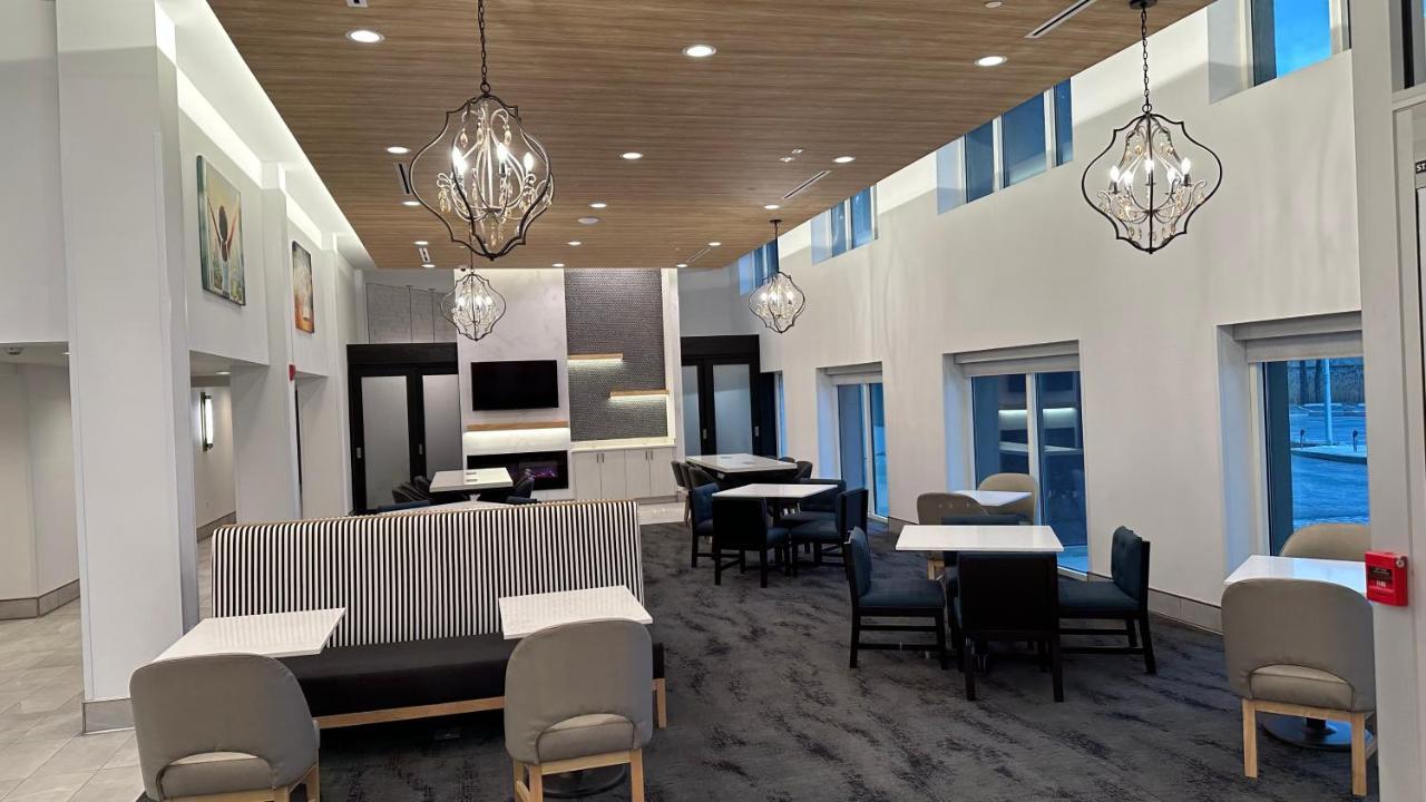 Отель La Quinta By Wyndham Chicago O'Hare Airport Розмонт Экстерьер фото