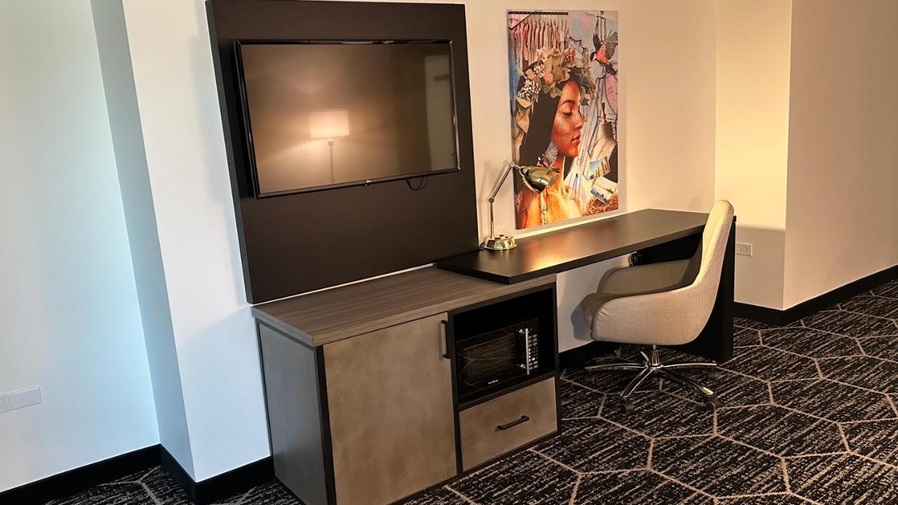 Отель La Quinta By Wyndham Chicago O'Hare Airport Розмонт Экстерьер фото