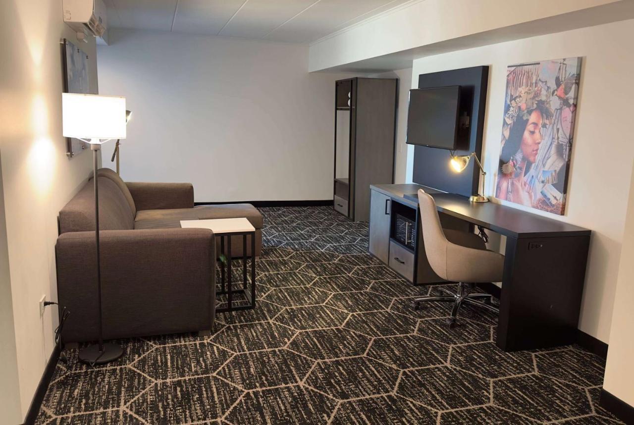 Отель La Quinta By Wyndham Chicago O'Hare Airport Розмонт Экстерьер фото