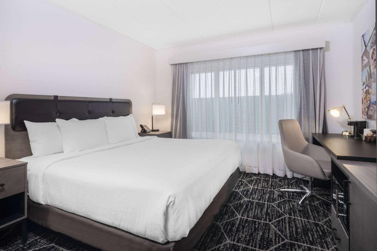 Отель La Quinta By Wyndham Chicago O'Hare Airport Розмонт Экстерьер фото